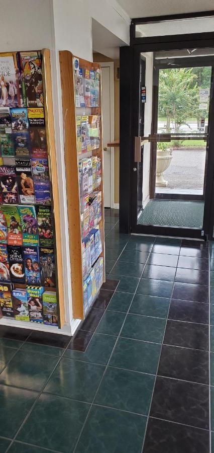 Conway Express Inn Bagian luar foto
