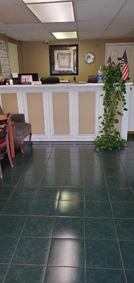 Conway Express Inn Bagian luar foto