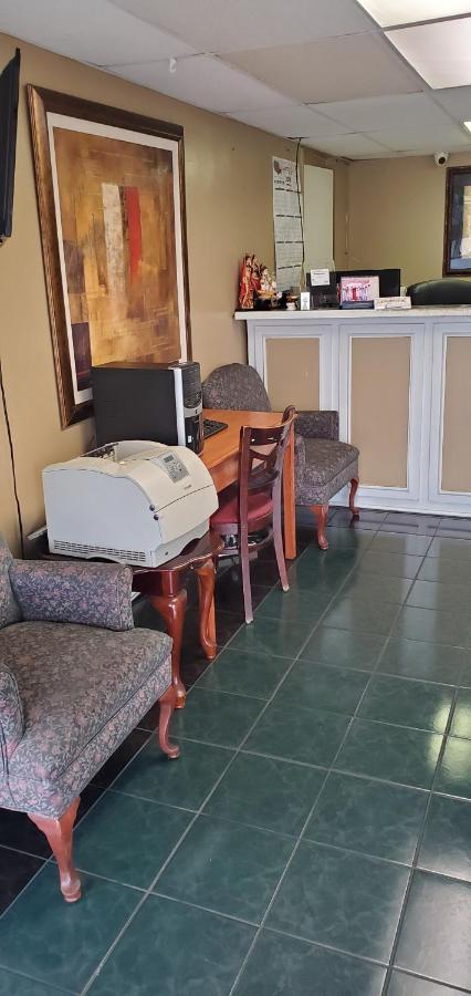 Conway Express Inn Bagian luar foto